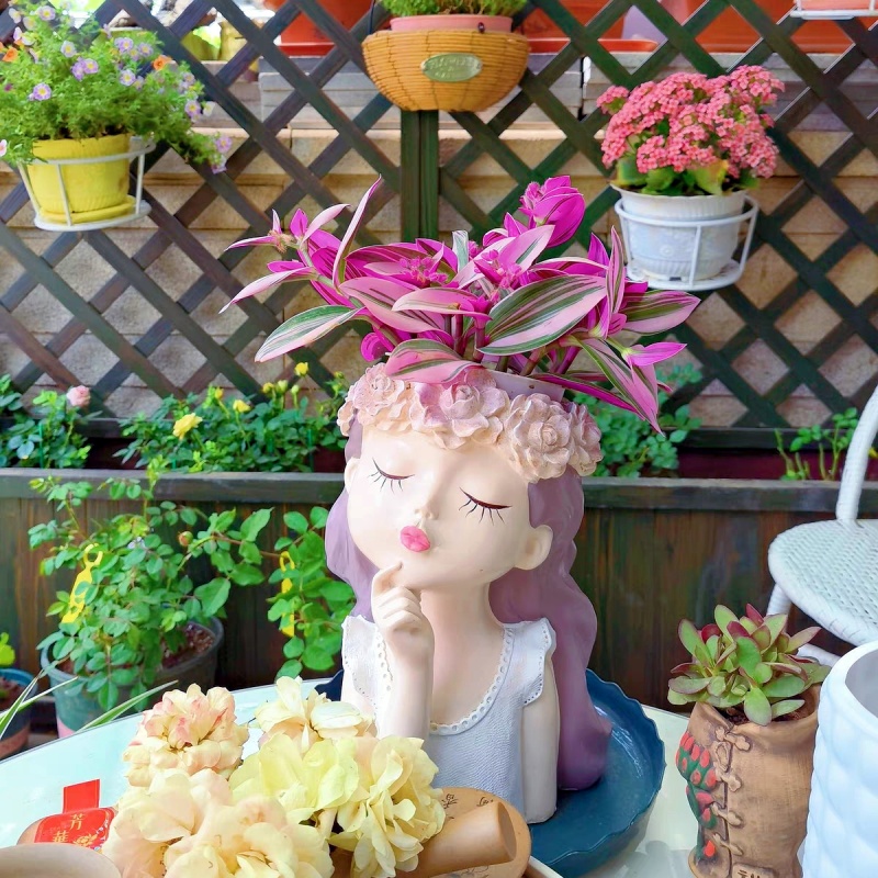 Contemplative Flower Fairy Vas - Florist Supply Vases 评论和价格